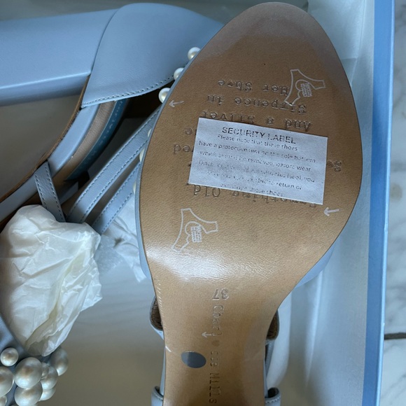 Brand New in Box! Charlotte Mills stacked blue heels - Picture 8 of 9